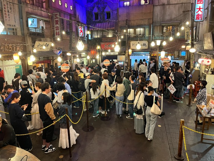 Crowds of people in line for their favorite ramen
