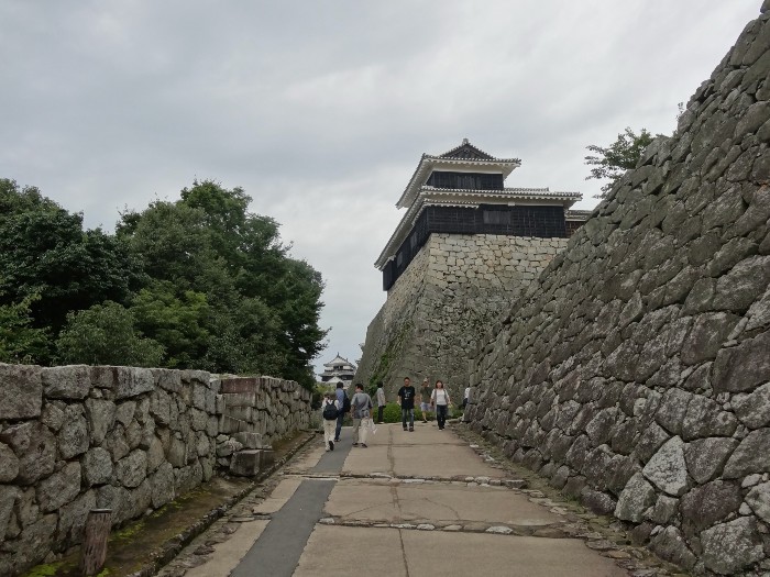 Getting closer, with the Honmaru in the distance