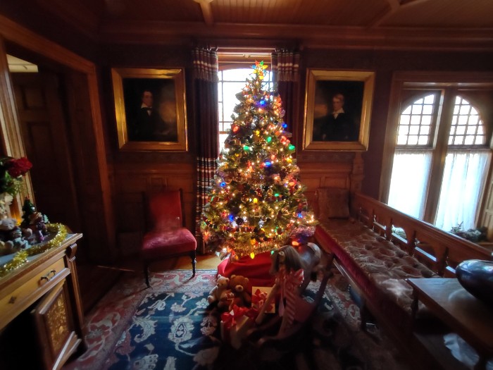 Yuletide cheer at the Grundy house