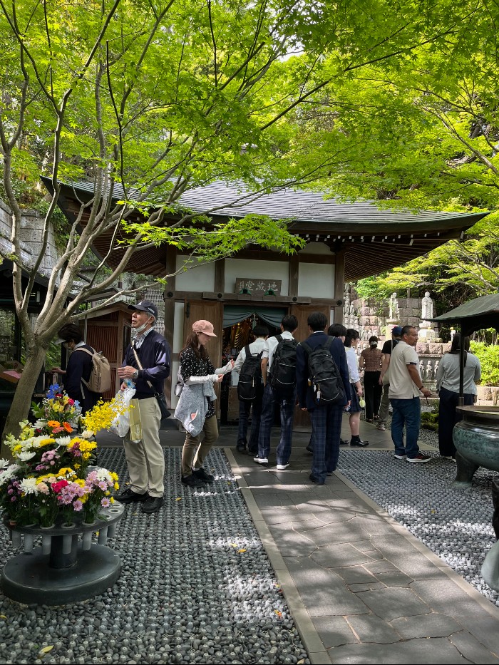 Jizo-do Hall, dedicated to Jizo Bosatsu, a deity known as the guardian of children and travelers.