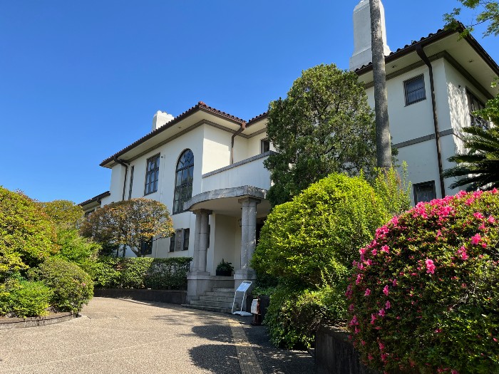 The British House near the English Rose Garden in Harbor View Park